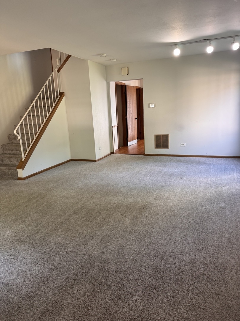 1327 Andover Drive #1327, Aurora, IL 60504