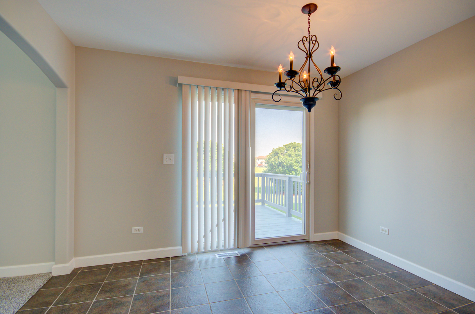 1703 Waters Edge Drive, Minooka, IL 60447