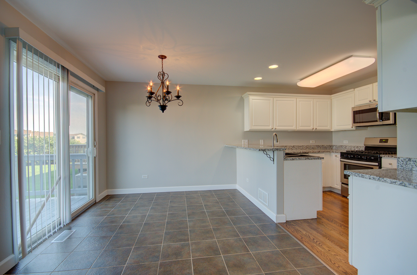 1703 Waters Edge Drive, Minooka, IL 60447