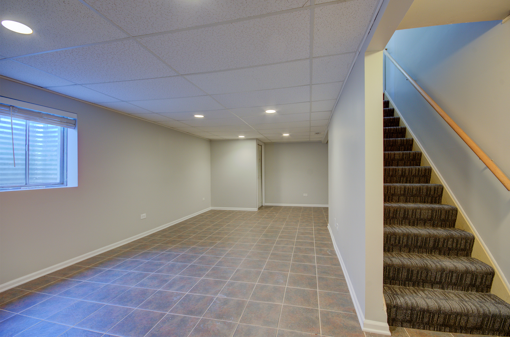 1703 Waters Edge Drive, Minooka, IL 60447