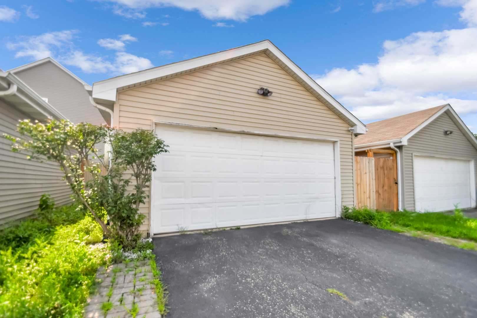 2124 GRAYHAWK Drive, Aurora, IL 60503