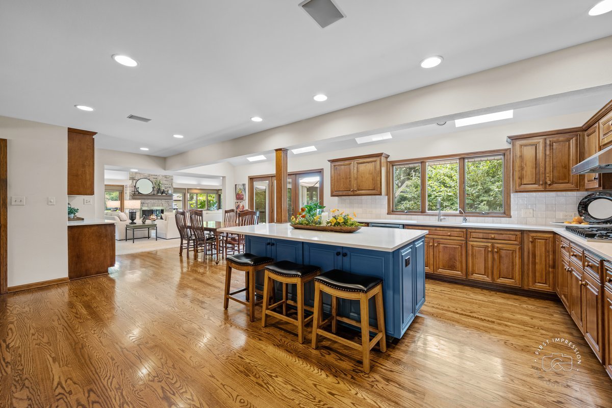 27W641 North Lane, Naperville, IL 60540