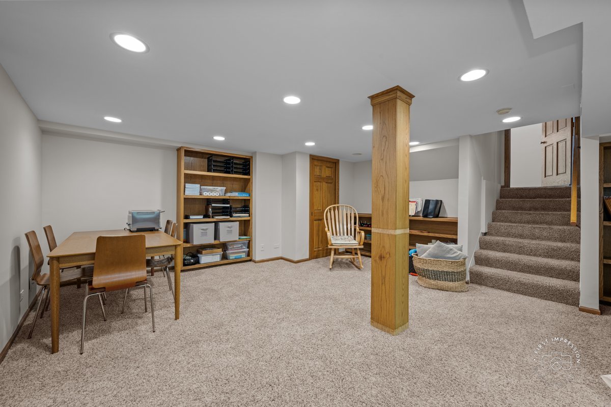 27W641 North Lane, Naperville, IL 60540