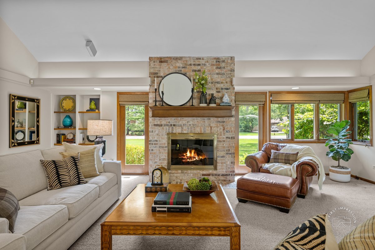 27W641 North Lane, Naperville, IL 60540