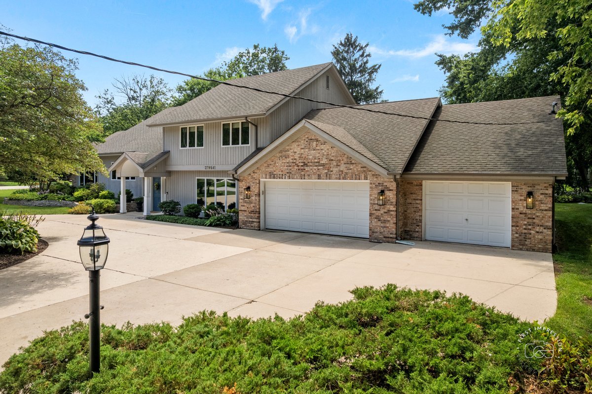 27W641 North Lane, Naperville, IL 60540