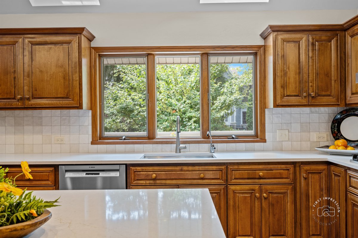 27W641 North Lane, Naperville, IL 60540