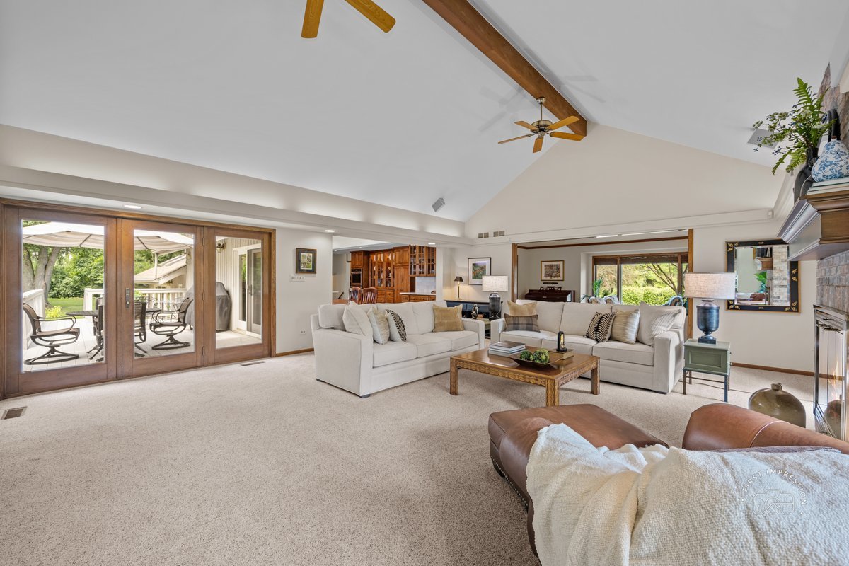 27W641 North Lane, Naperville, IL 60540