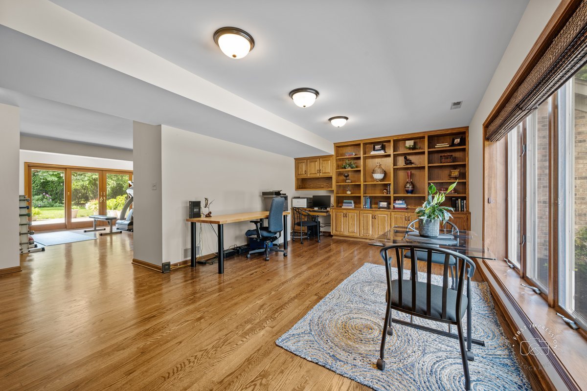 27W641 North Lane, Naperville, IL 60540