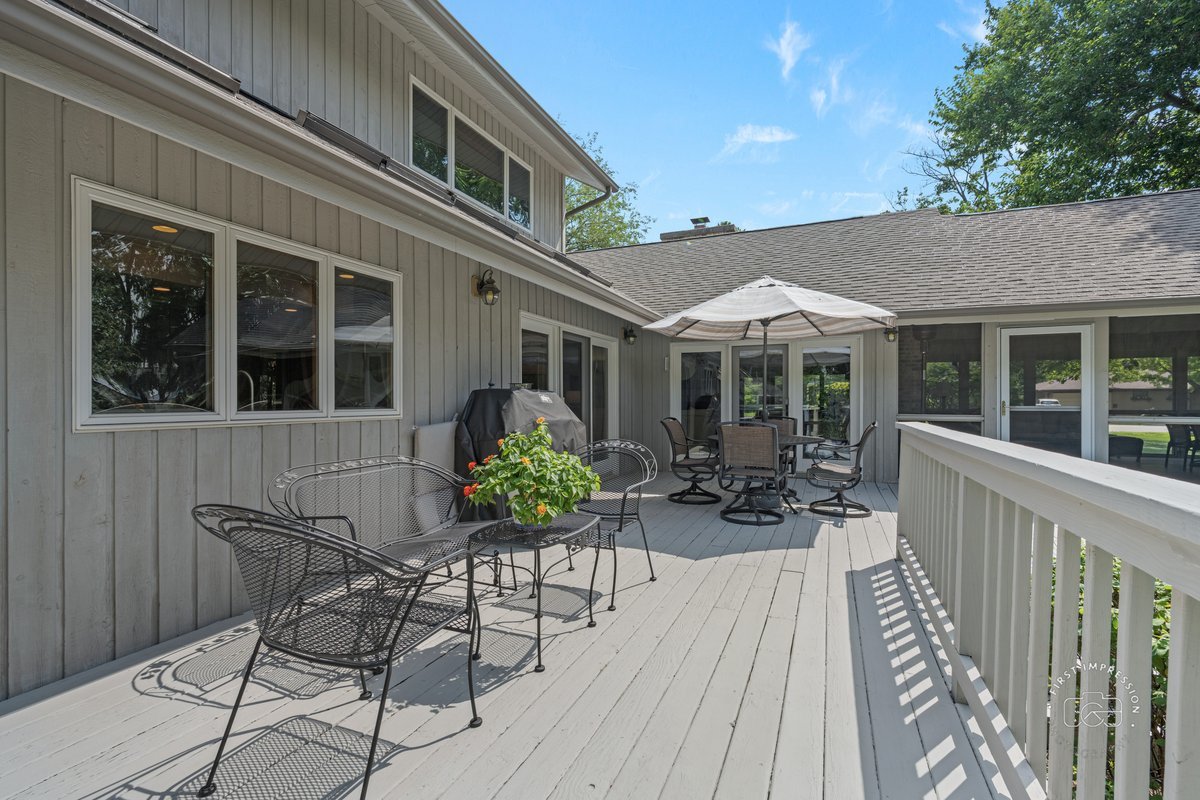 27W641 North Lane, Naperville, IL 60540