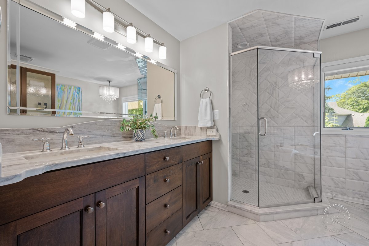 27W641 North Lane, Naperville, IL 60540