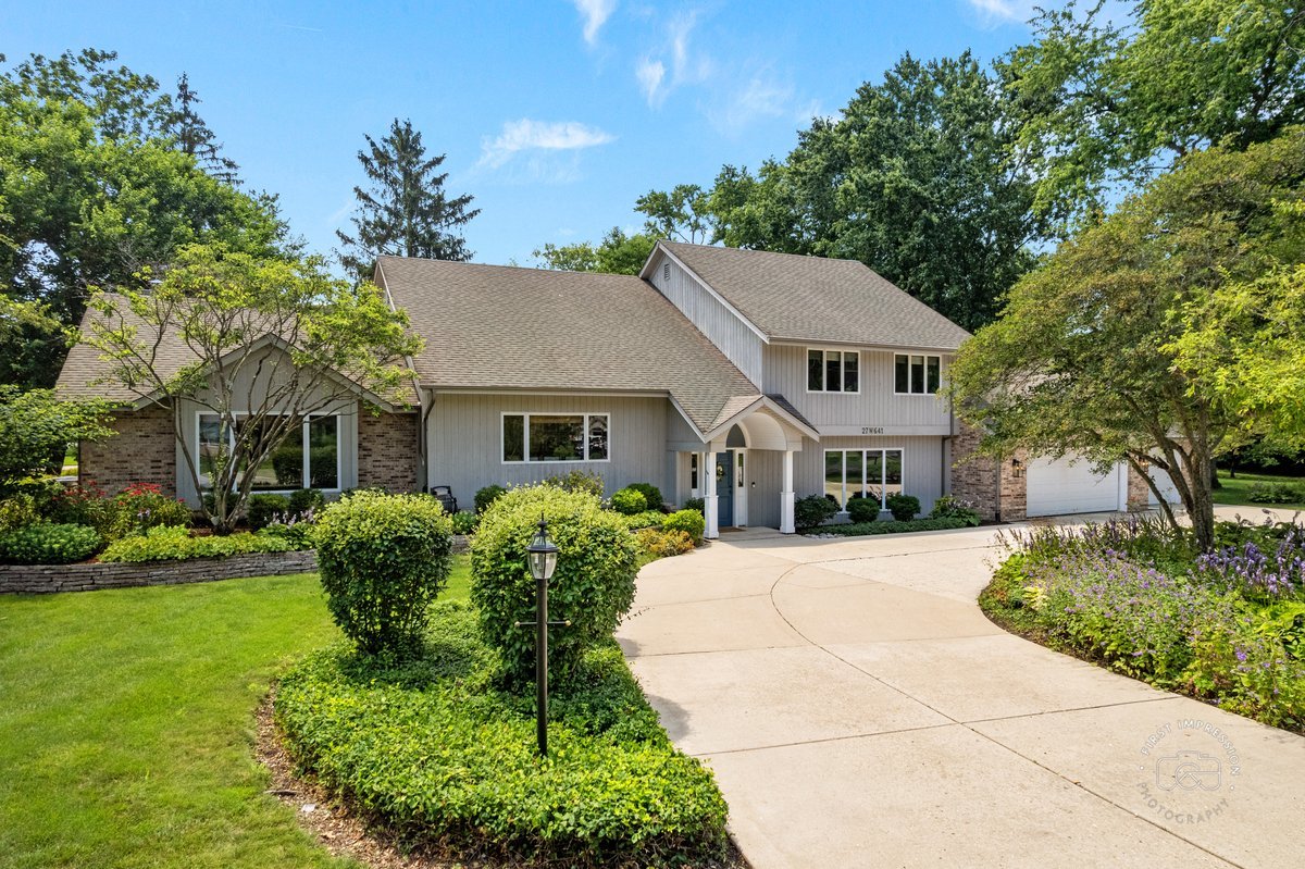27W641 North Lane, Naperville, IL 60540