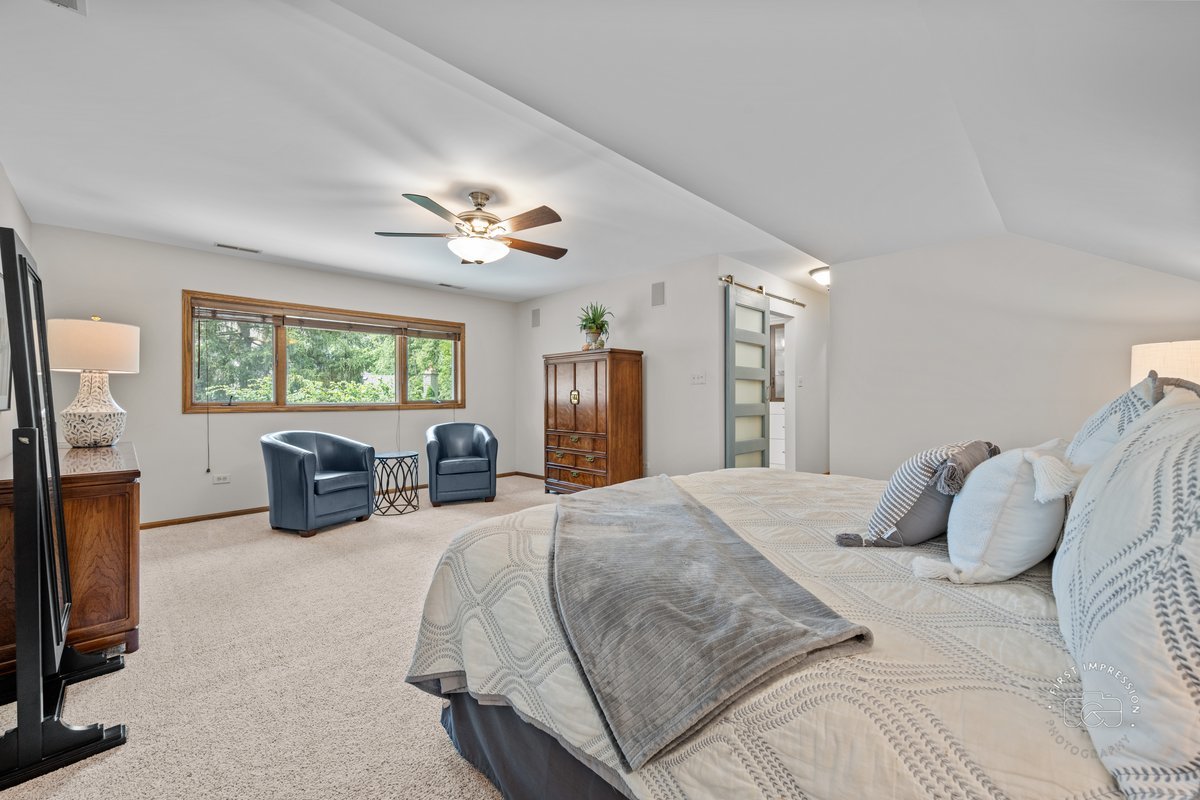 27W641 North Lane, Naperville, IL 60540