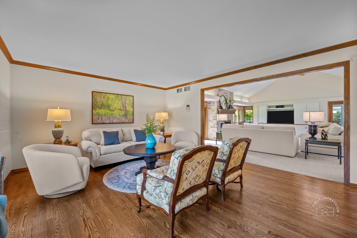 27W641 North Lane, Naperville, IL 60540