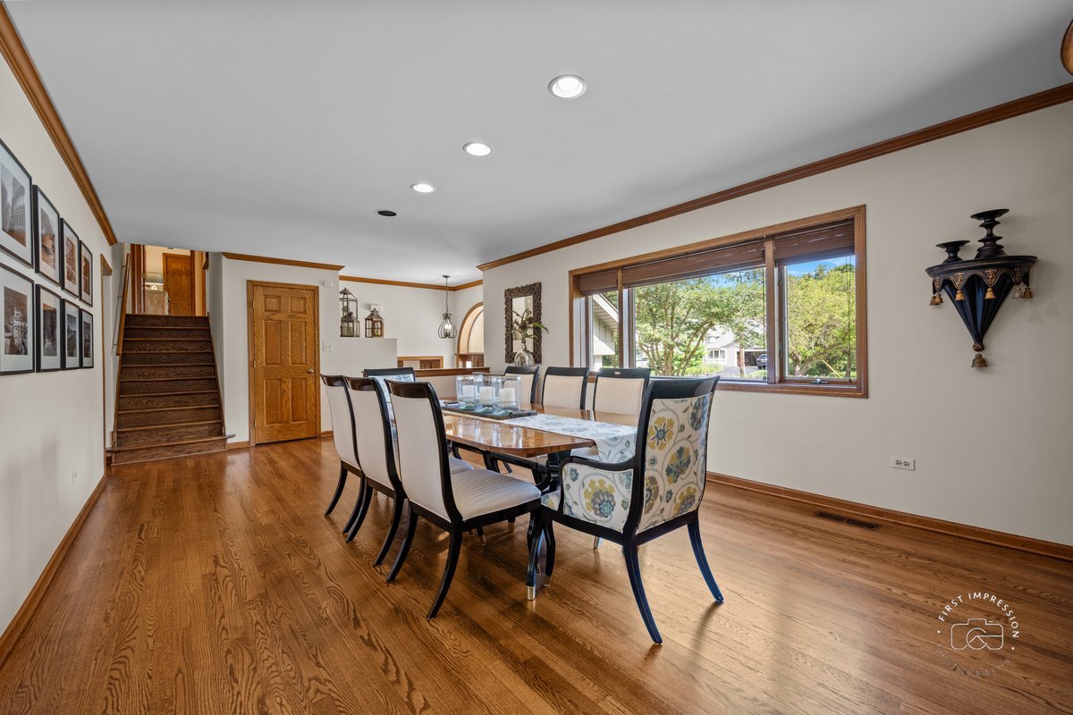 27W641 North Lane, Naperville, IL 60540