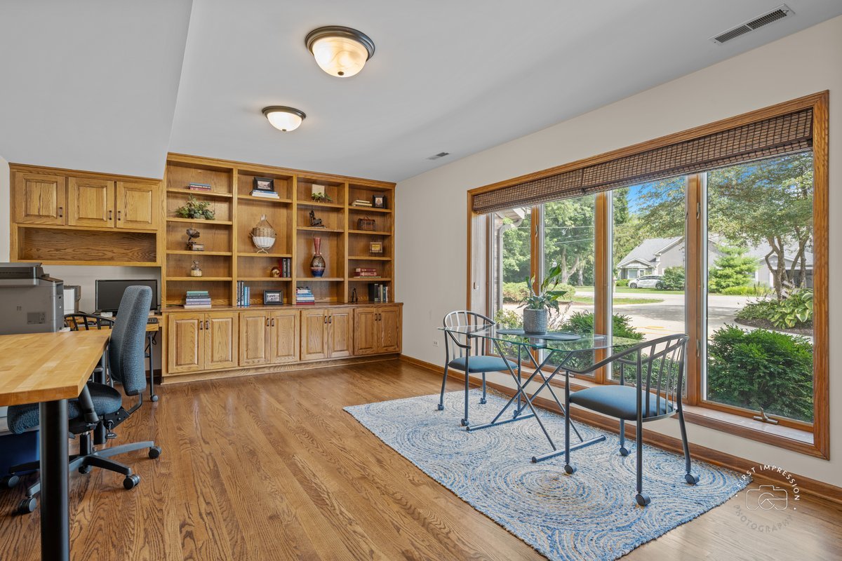 27W641 North Lane, Naperville, IL 60540
