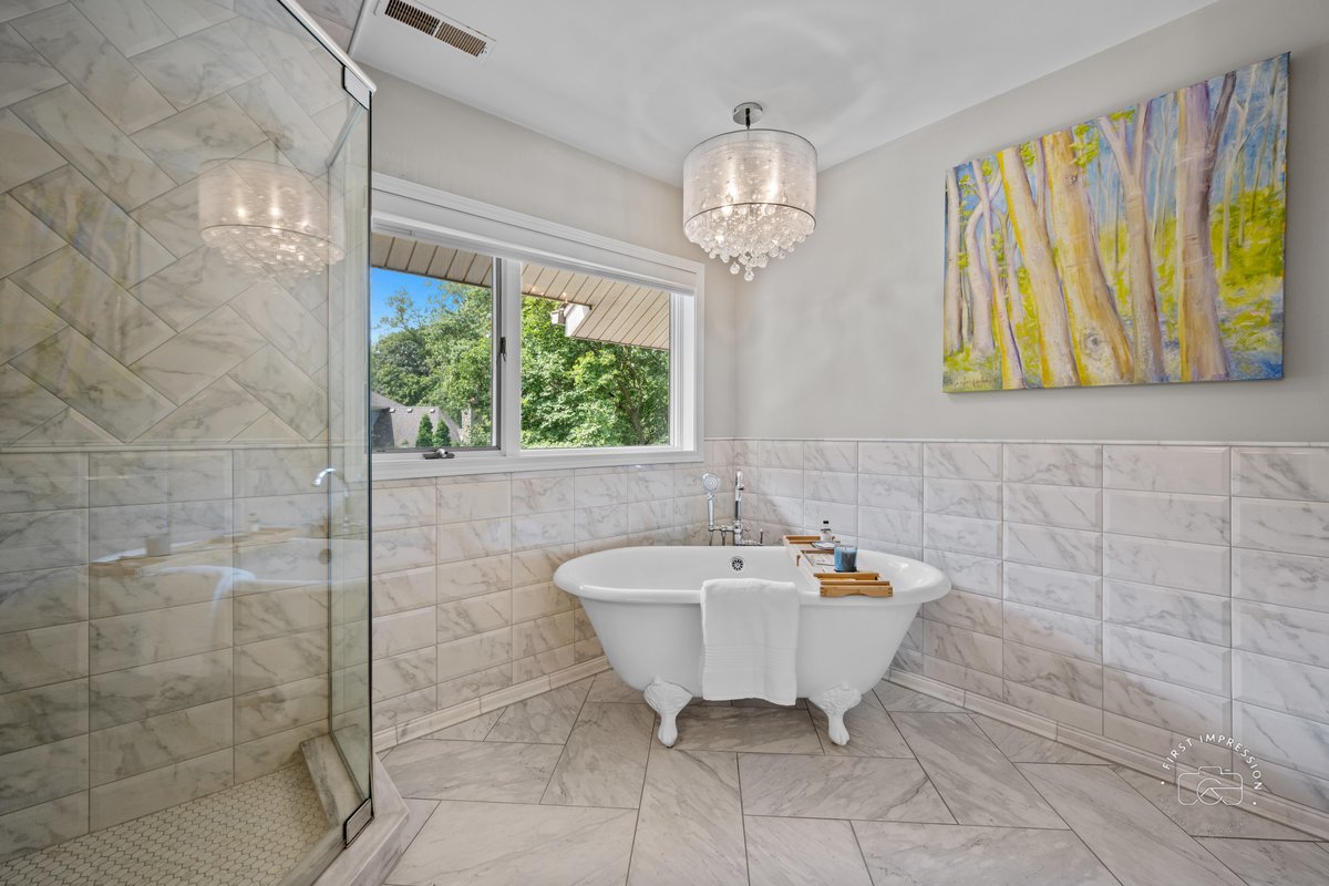 27W641 North Lane, Naperville, IL 60540