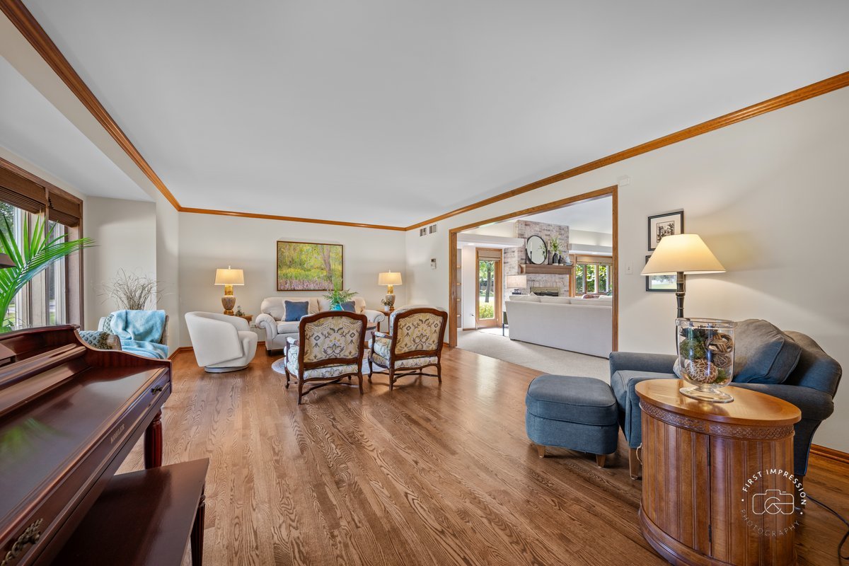 27W641 North Lane, Naperville, IL 60540
