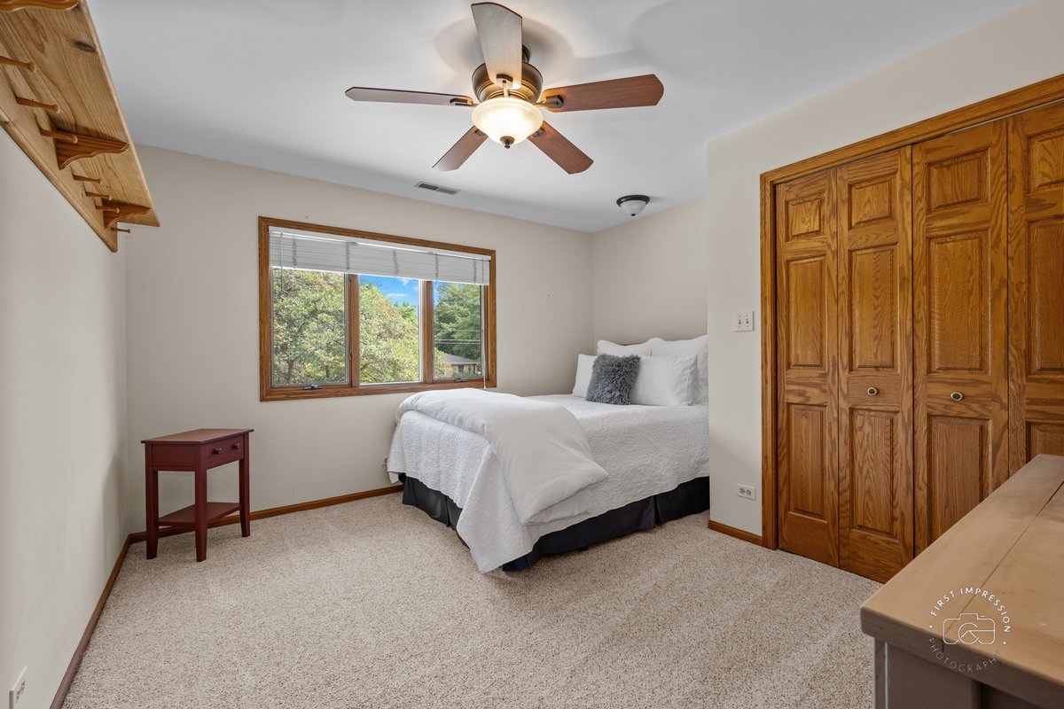27W641 North Lane, Naperville, IL 60540