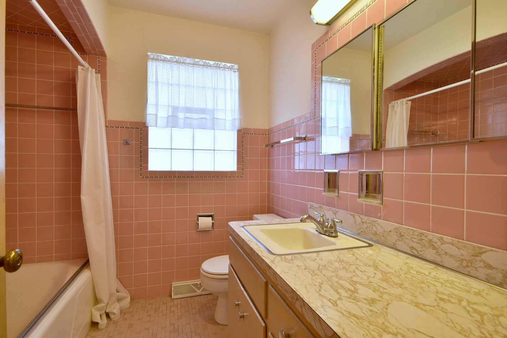4712 N Ozark Avenue, Norridge, IL 60706