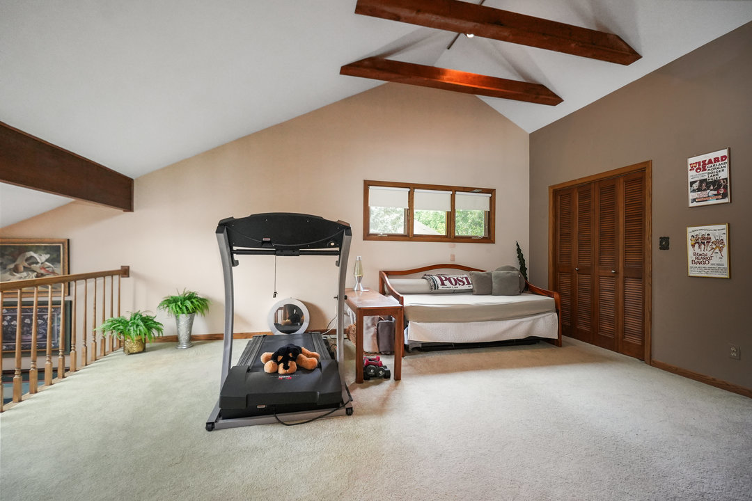 42W697 Bridle Court, St. Charles, IL 60175