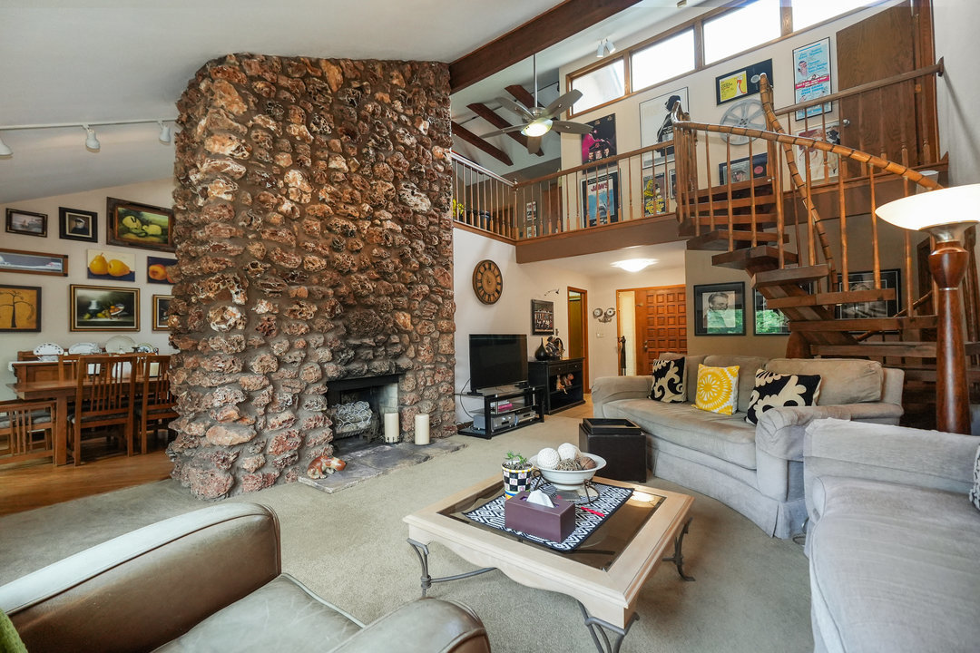42W697 Bridle Court, St. Charles, IL 60175