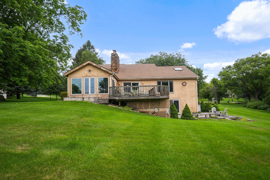 42W697 Bridle Court, St. Charles, IL 60175