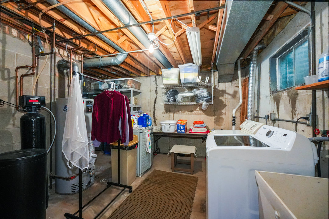 42W697 Bridle Court, St. Charles, IL 60175