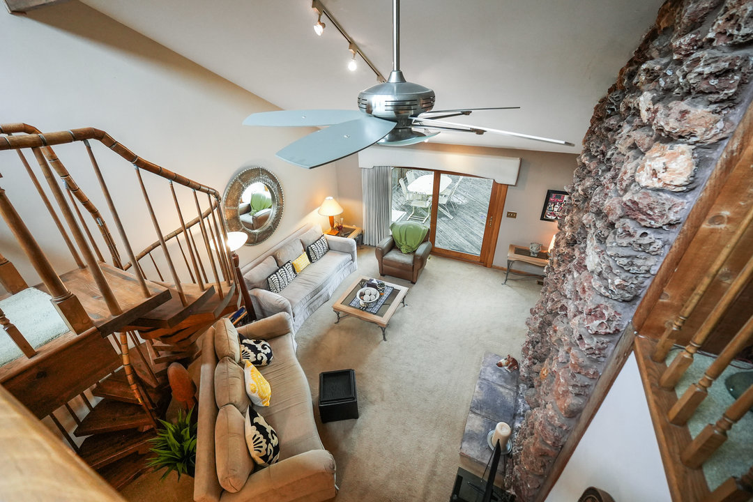 42W697 Bridle Court, St. Charles, IL 60175
