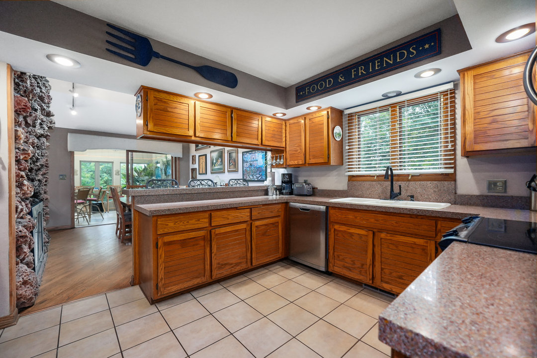 42W697 Bridle Court, St. Charles, IL 60175