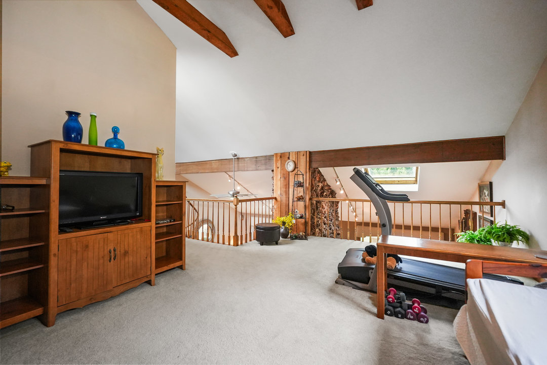 42W697 Bridle Court, St. Charles, IL 60175