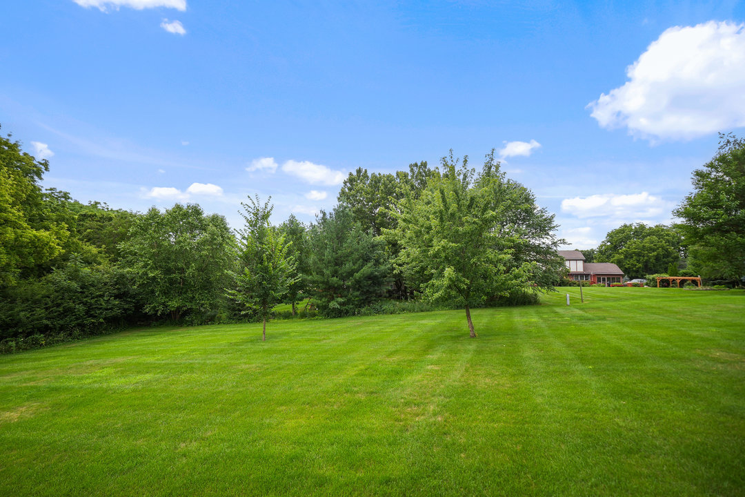42W697 Bridle Court, St. Charles, IL 60175