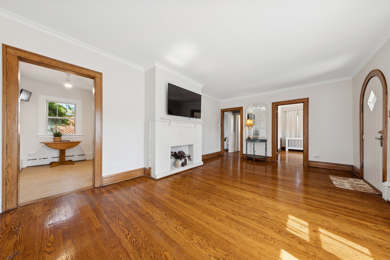 108 W Naperville Road, Westmont, IL 60559
