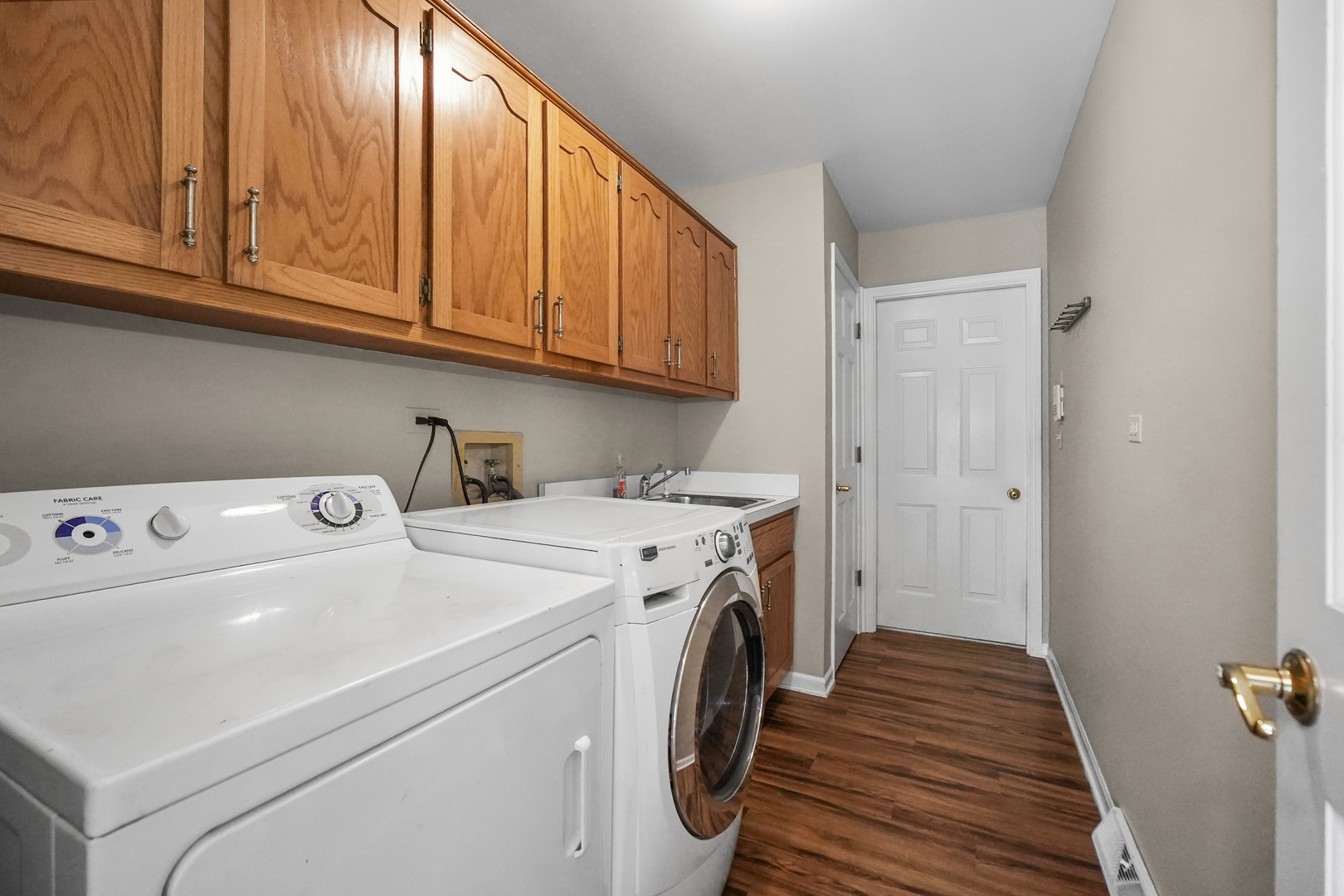 4240 Kingshill Circle, Naperville, IL 60564