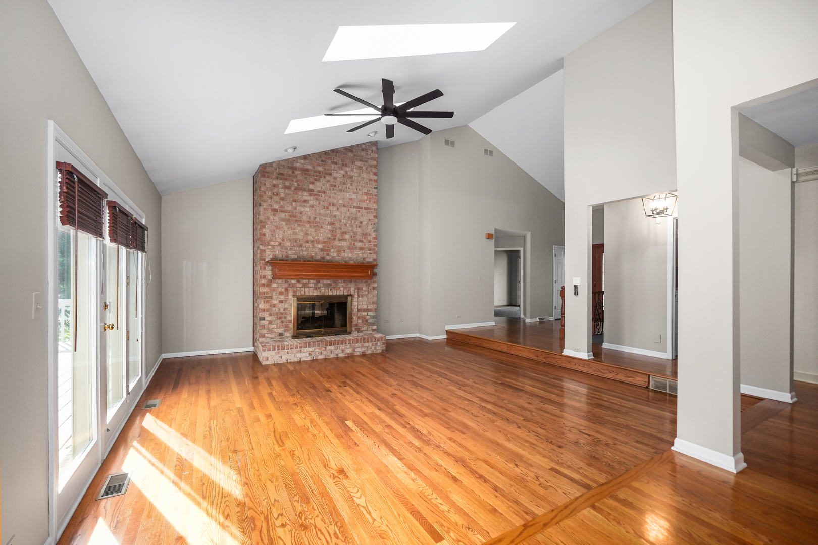4240 Kingshill Circle, Naperville, IL 60564