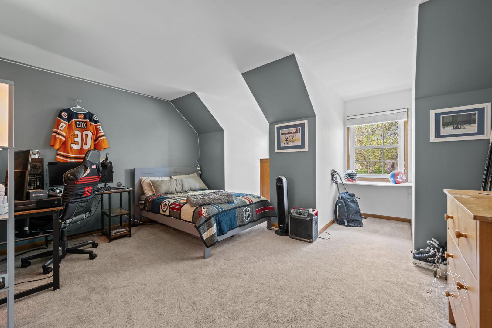 322 Arlington Avenue, Naperville, IL 60565