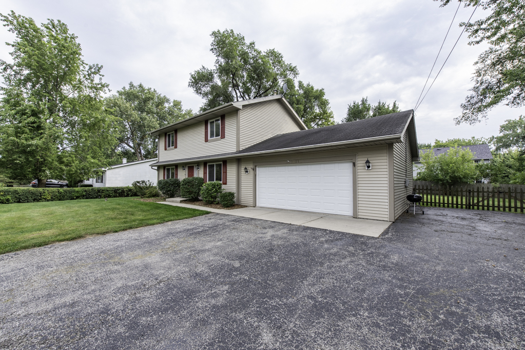 3627 Atlantic Avenue, Gurnee, IL 60031