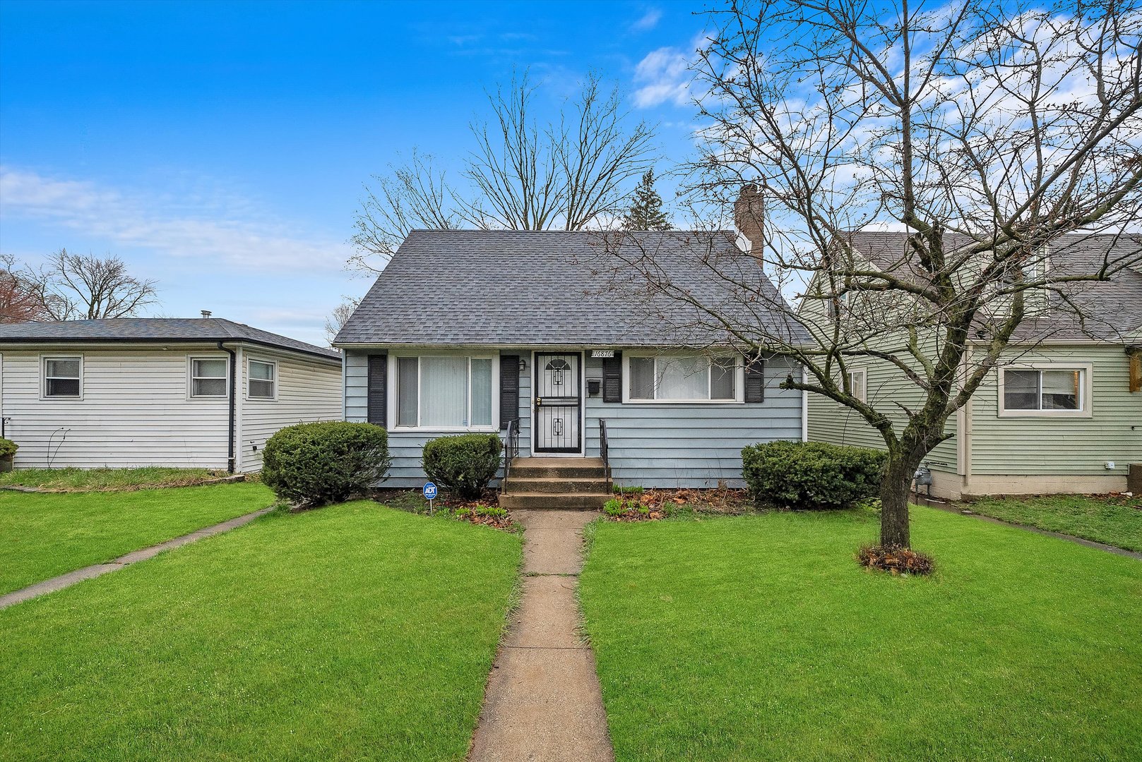16876 Head Avenue, Hazel Crest, IL 60429