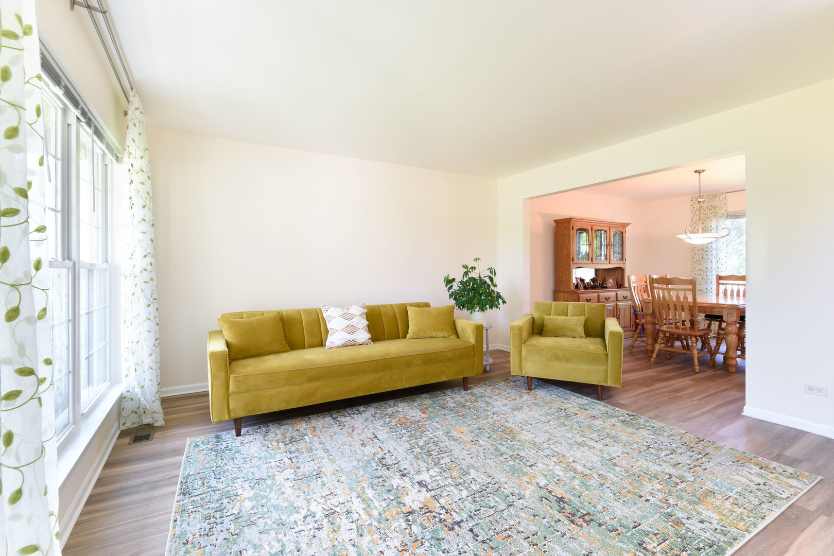 1516 S ABINGTON Lane, Round Lake, IL 60073