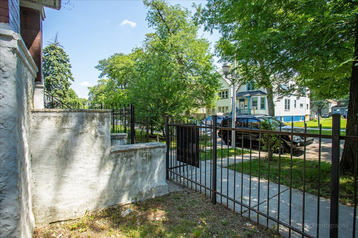 5750 S Paulina Street, Chicago, IL 60636