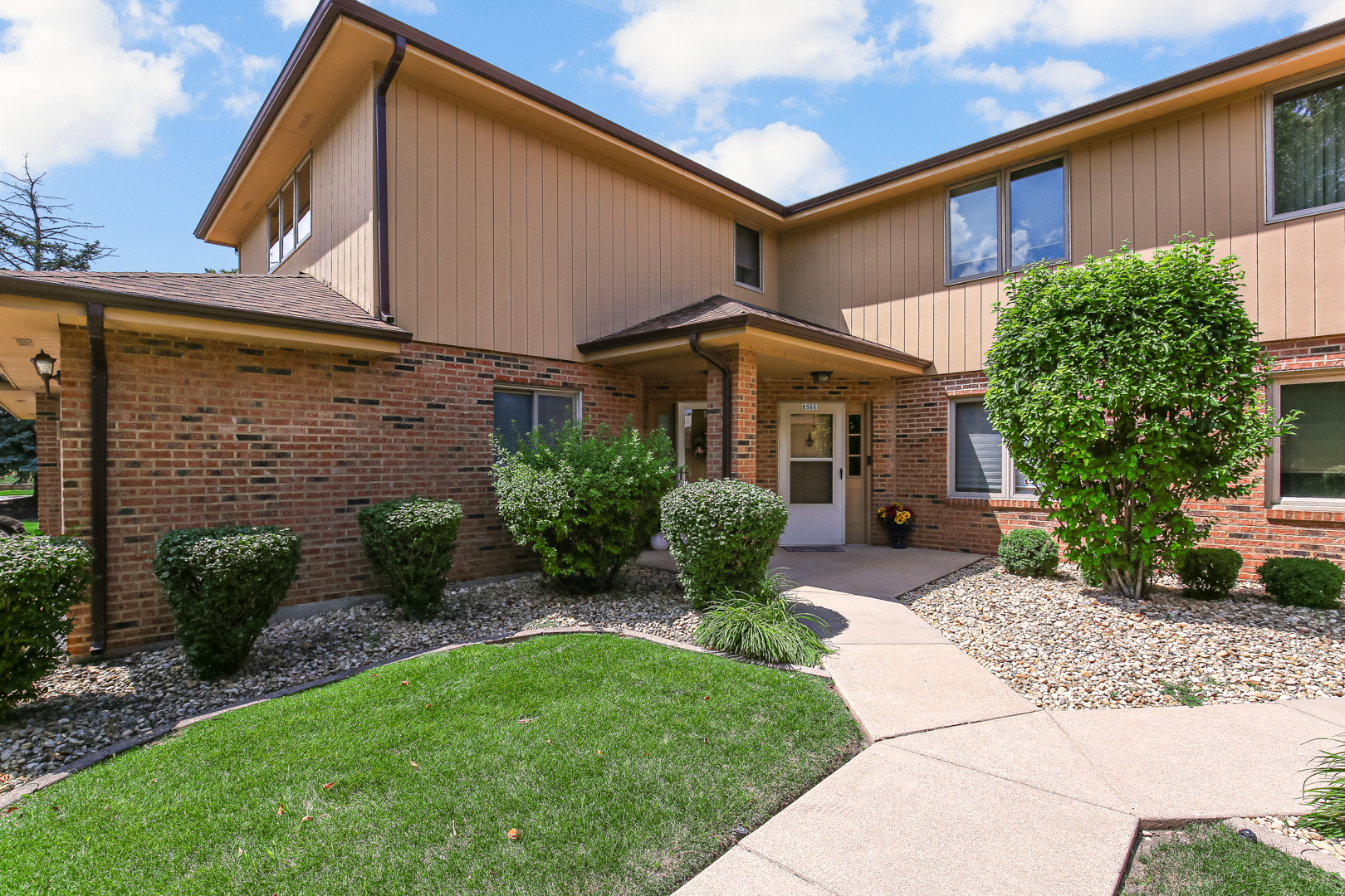 8966 Silverdale Drive #8D, Orland Park, IL 60462