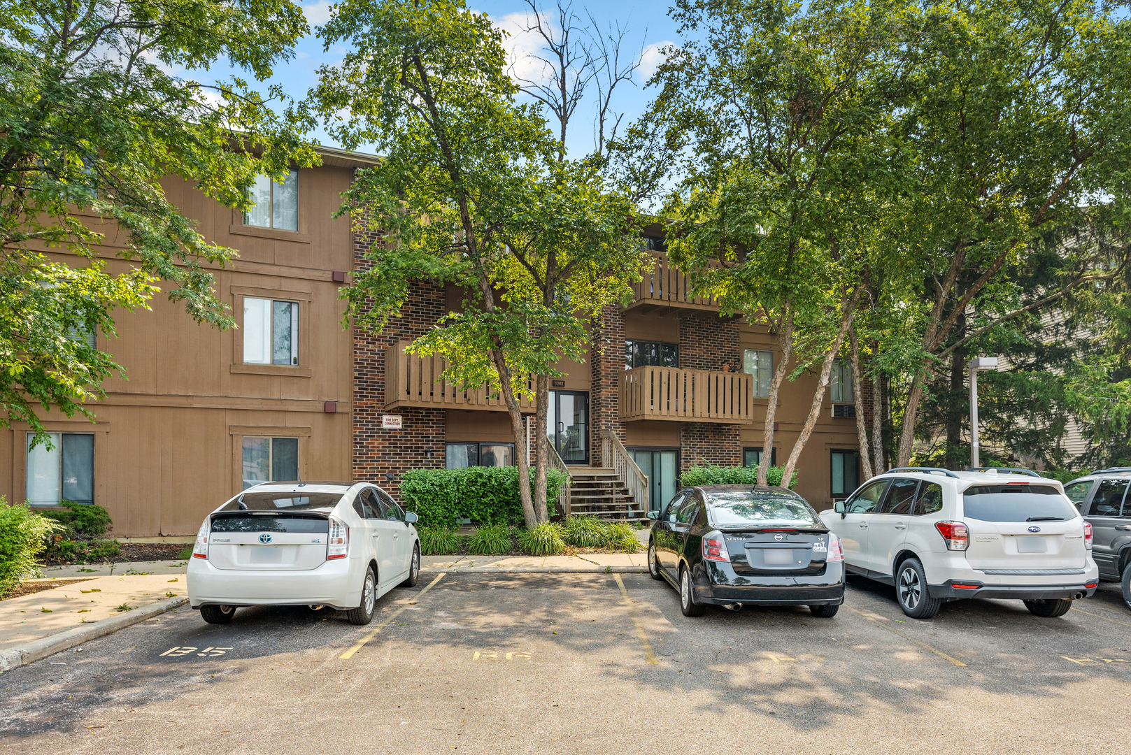 1081 Rodenburg Road #105, Roselle, IL 60172
