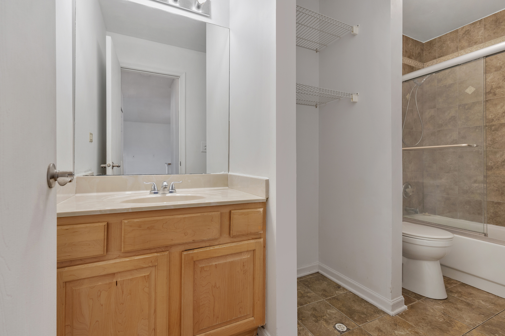 1081 Rodenburg Road #105, Roselle, IL 60172