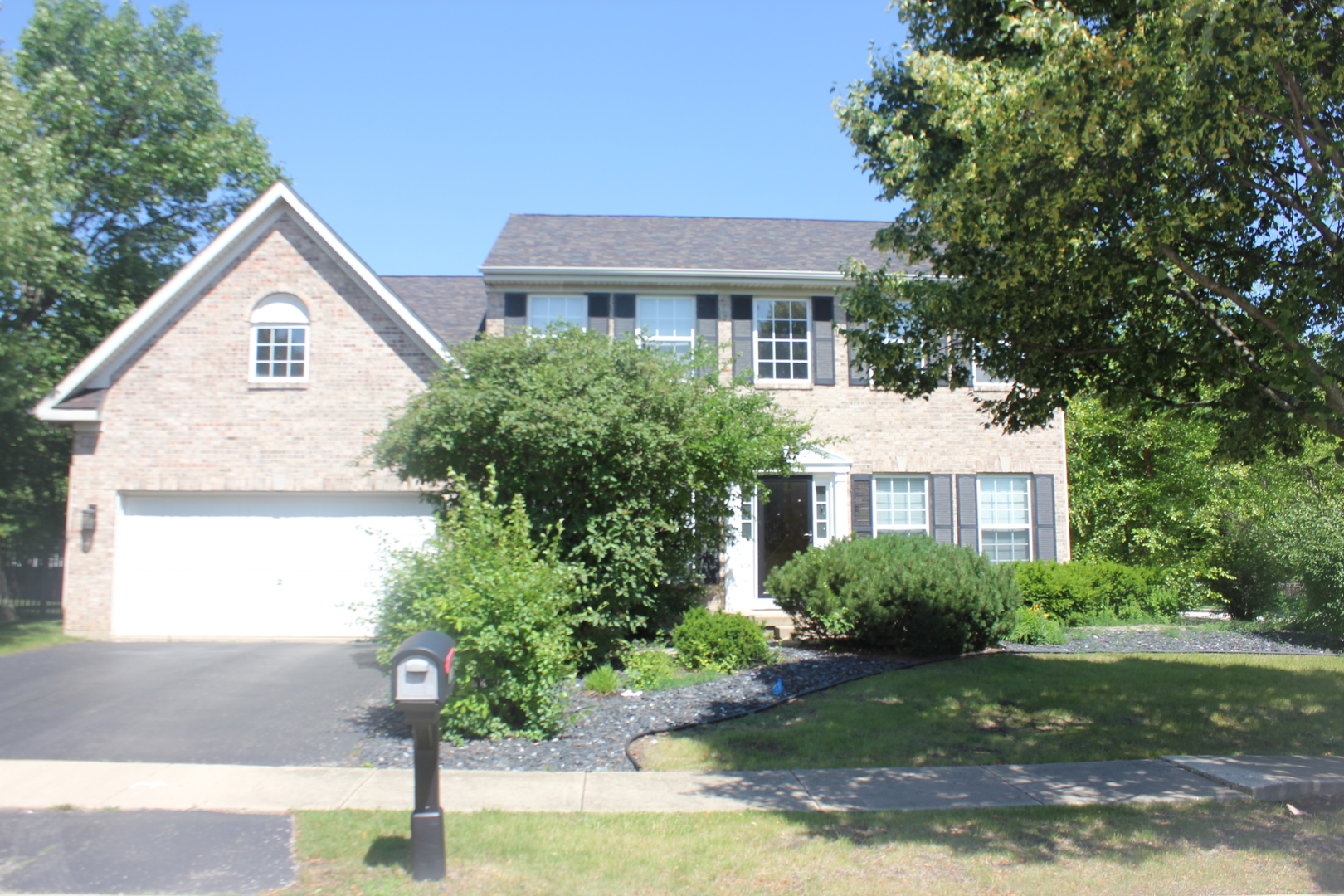 700 N Sparkle Court, Oswego, IL 60543