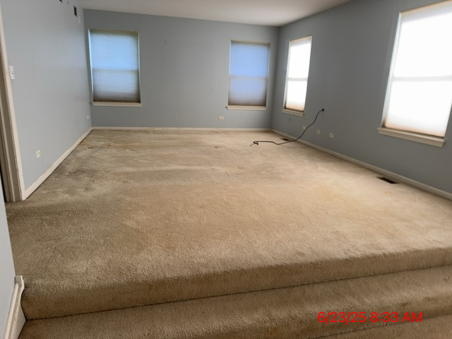 700 N Sparkle Court, Oswego, IL 60543