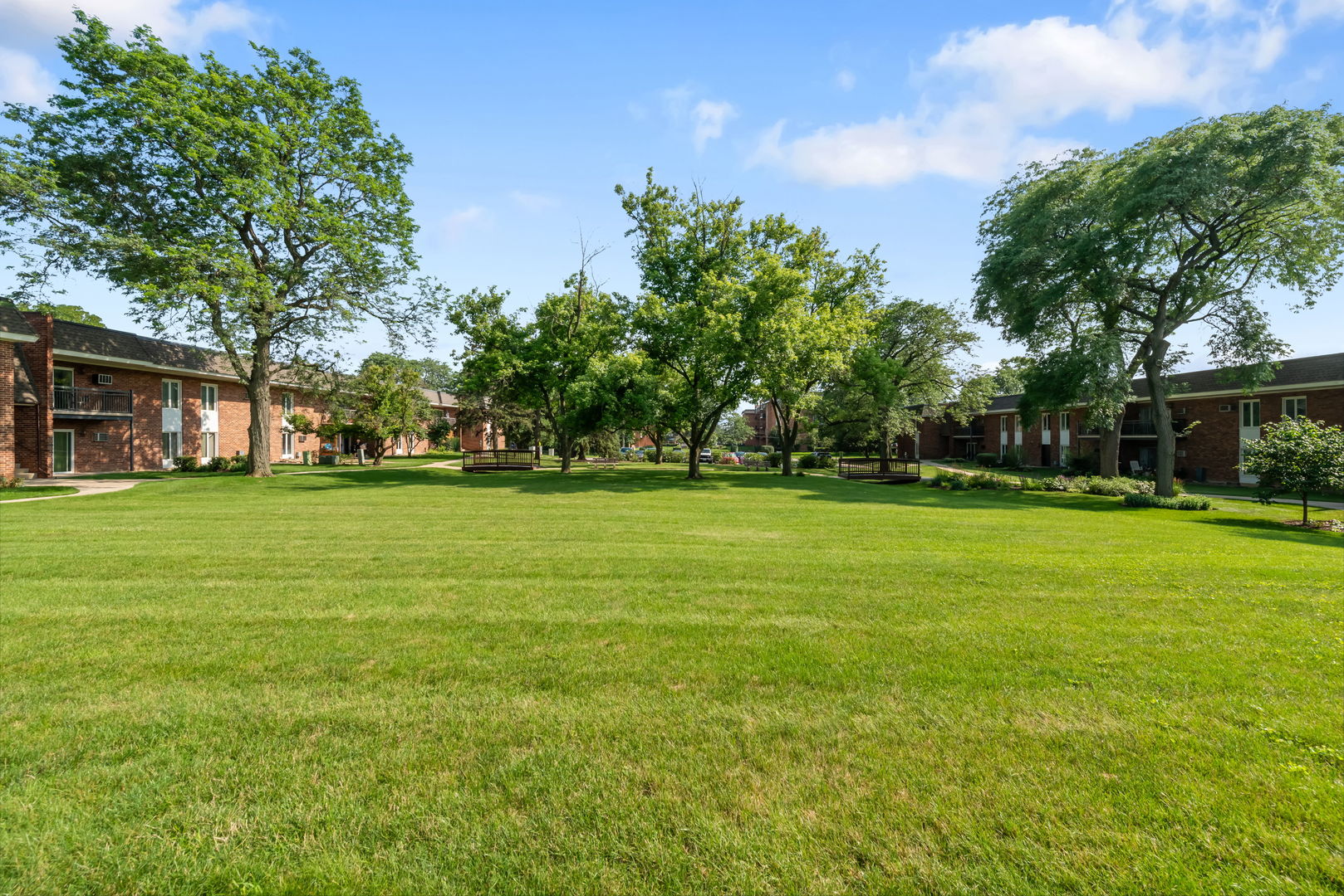 4133 Saratoga Avenue #B-220, Downers Grove, IL 60515