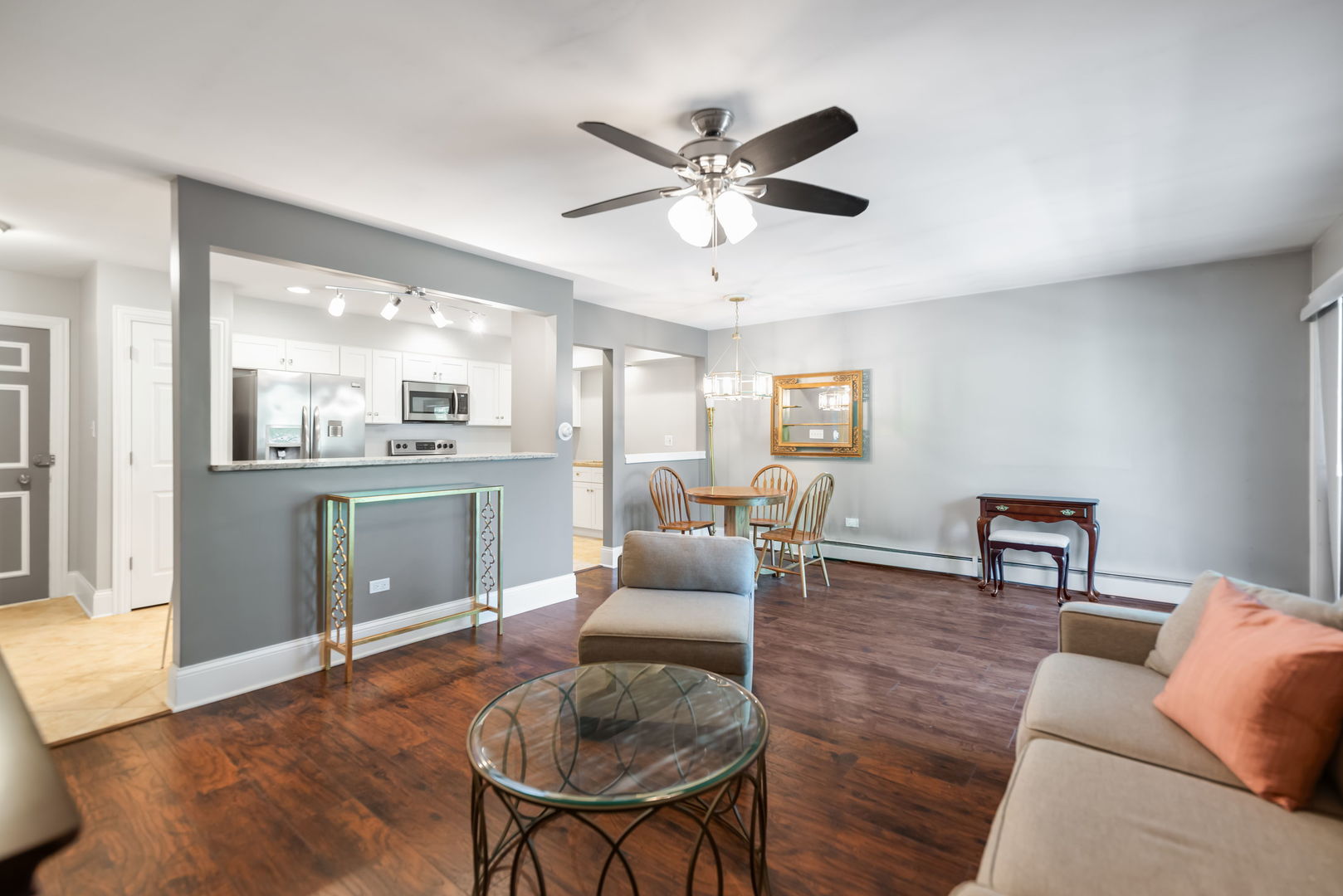 4133 Saratoga Avenue #B-220, Downers Grove, IL 60515