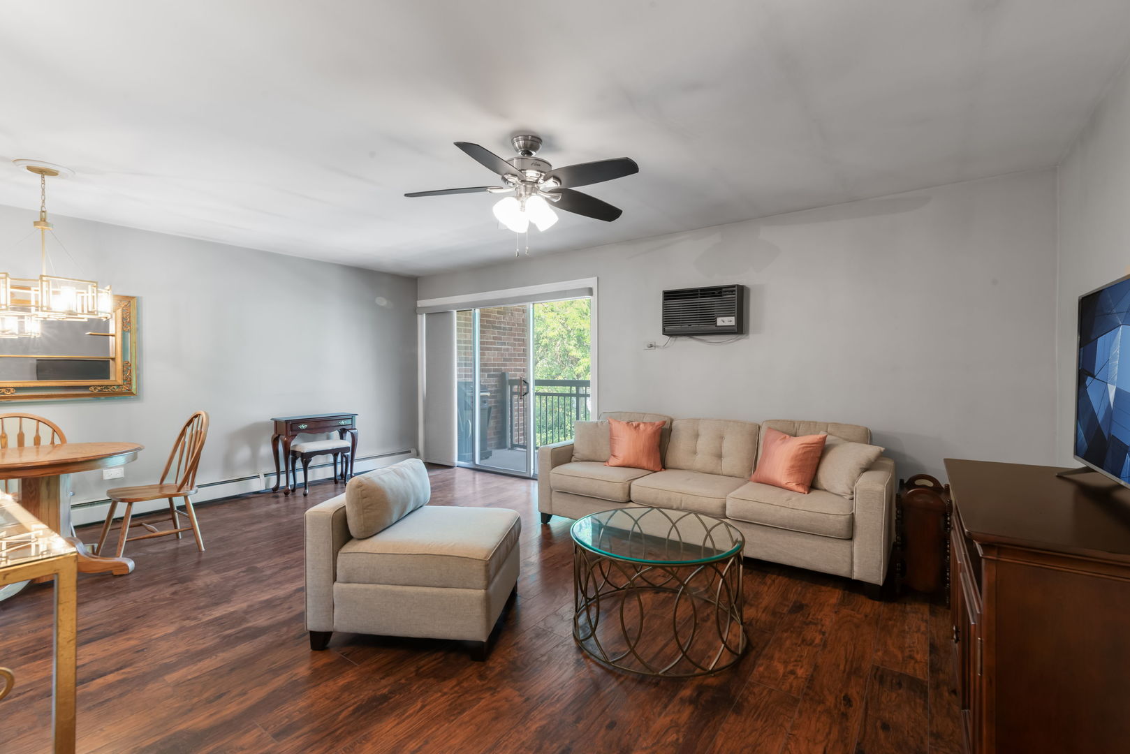 4133 Saratoga Avenue #B-220, Downers Grove, IL 60515