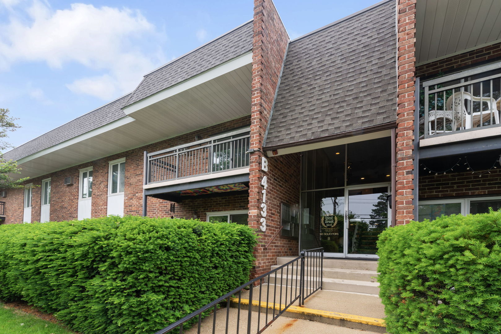 4133 Saratoga Avenue #B-220, Downers Grove, IL 60515