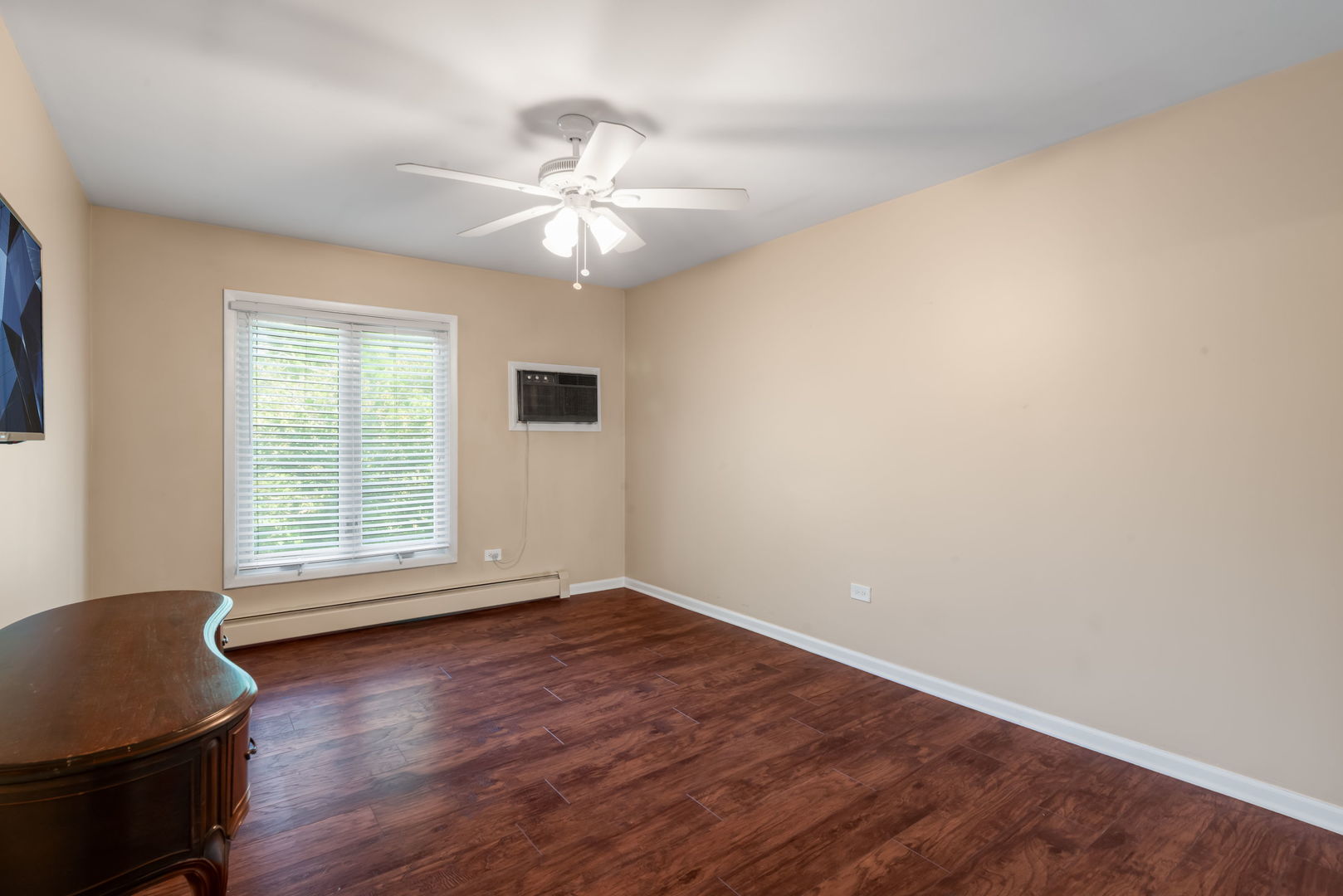 4133 Saratoga Avenue #B-220, Downers Grove, IL 60515