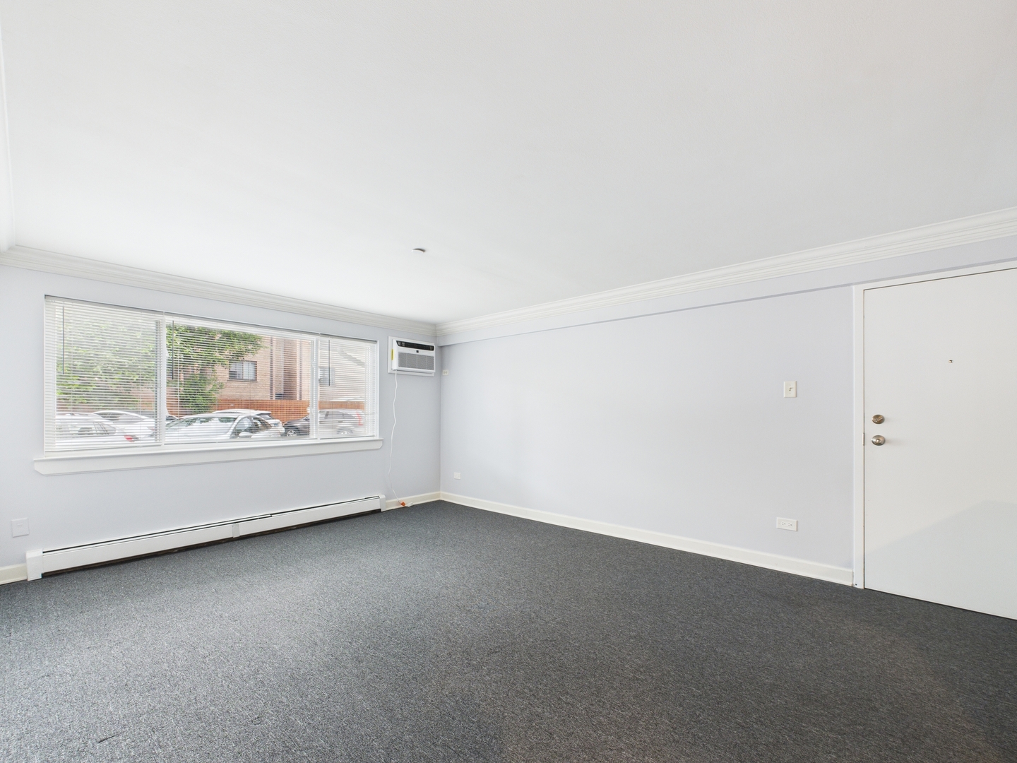 8810 BRIAR Course #1B, Des Plaines, IL 60016